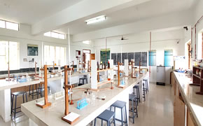 Pharmaceutical Chemistry Lab